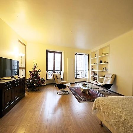 Eiffel Tower Paris Apartment Bagian luar foto